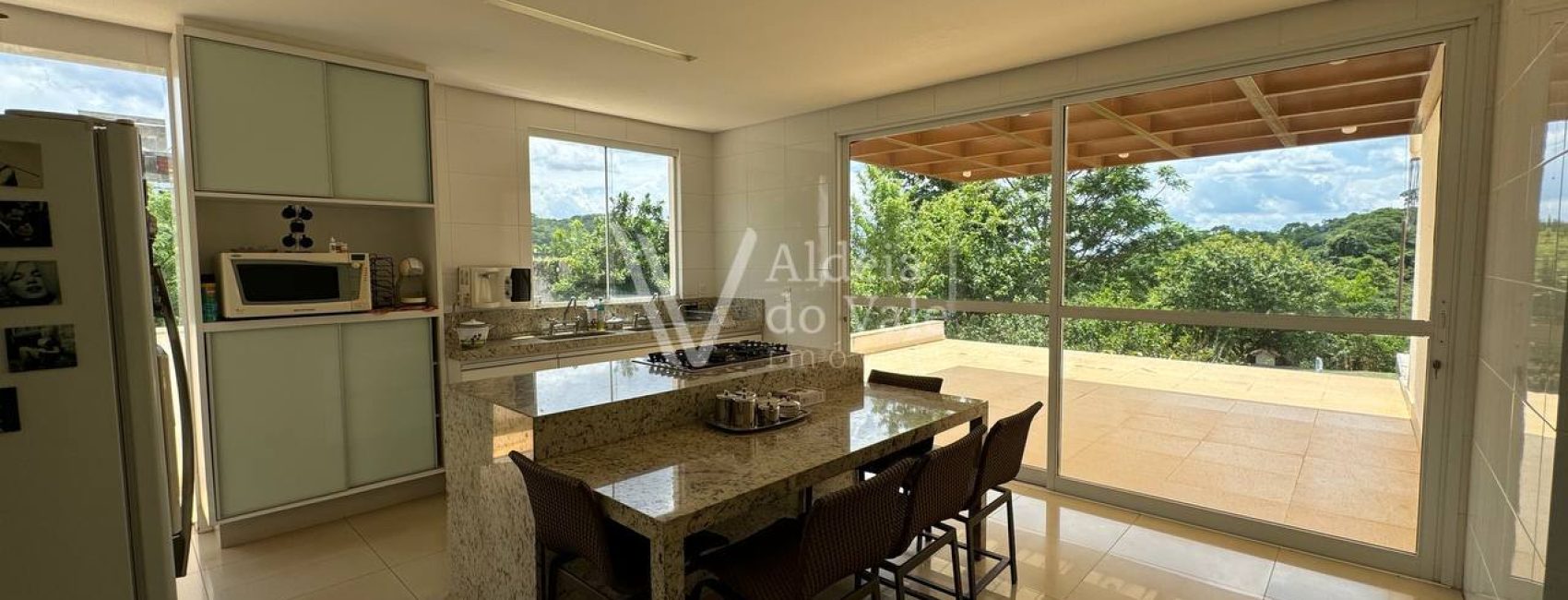 67645b69-5878-4a19-bd64-3537d4251890