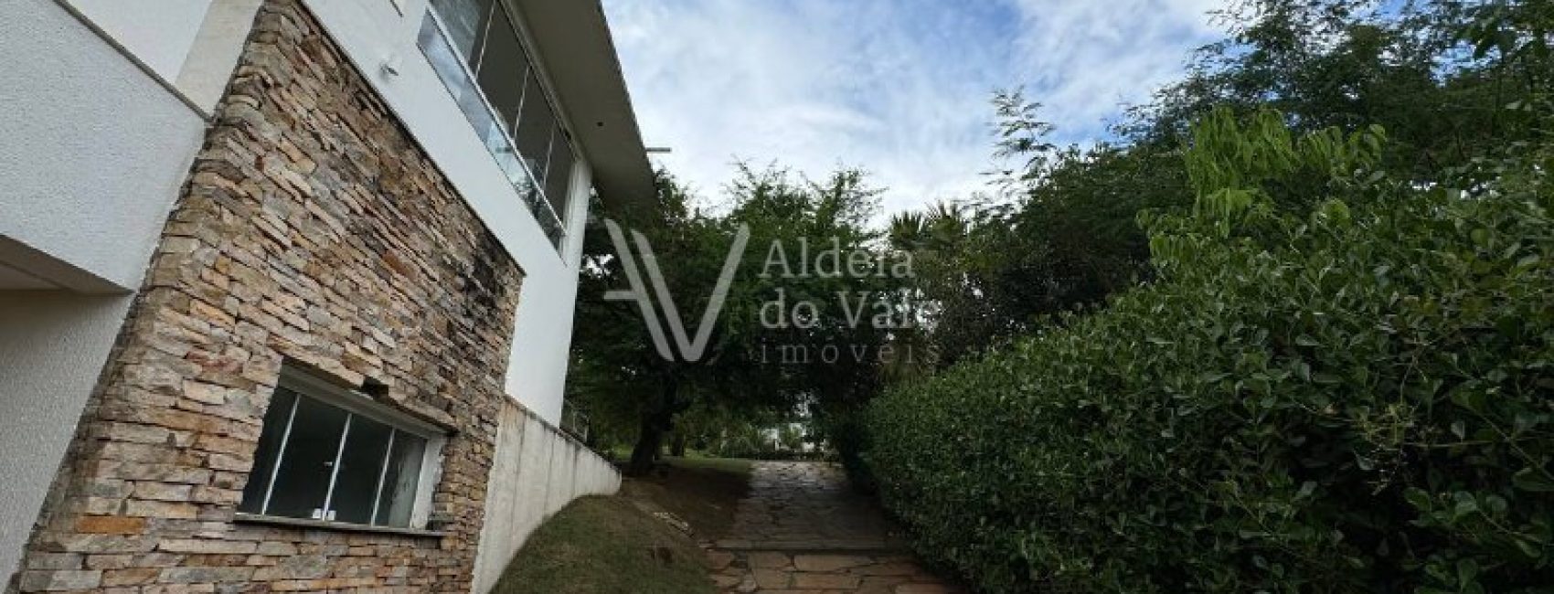 e755210e-dd80-4595-977a-2ca77b565de0