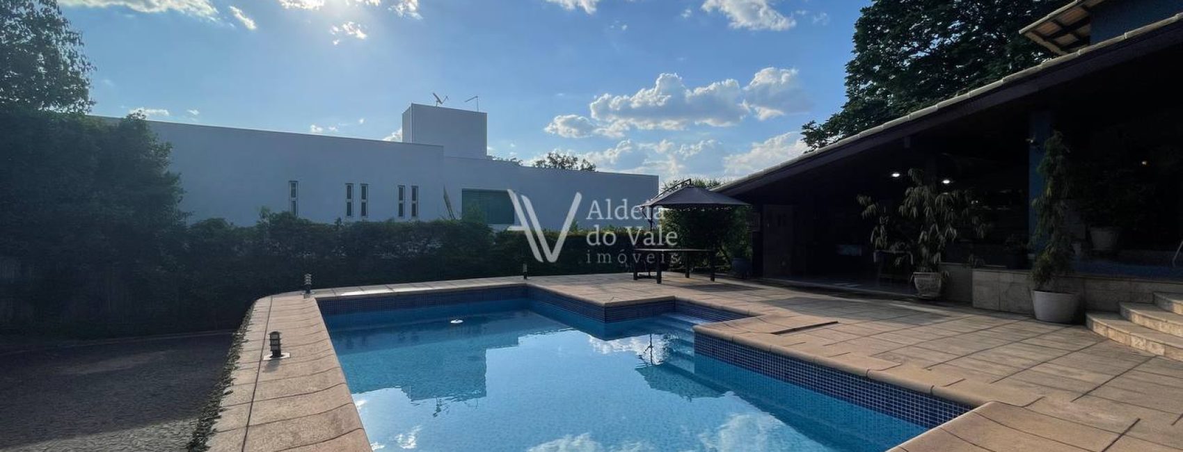 photo_4922840903236824093_y (1)