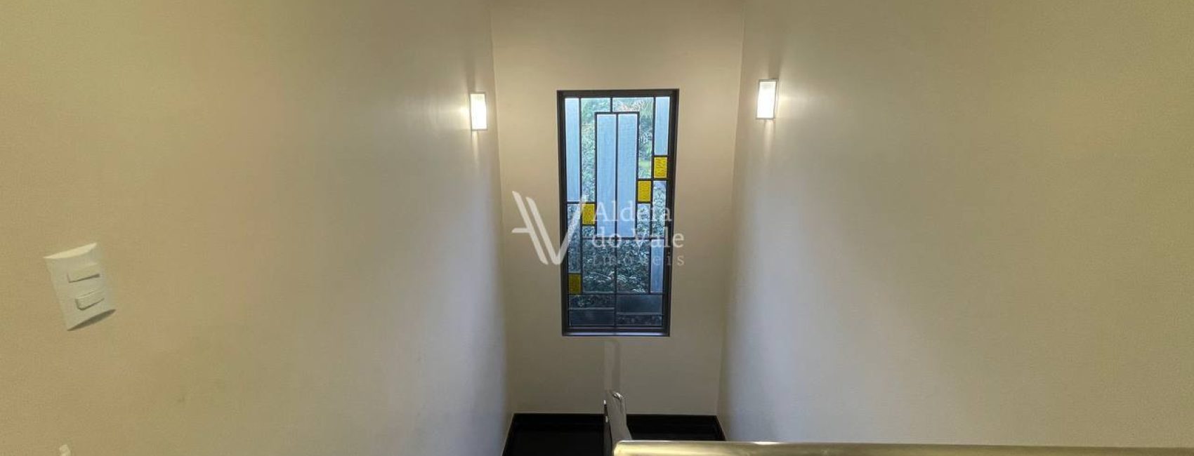 photo_4922840903236824102_y (1)