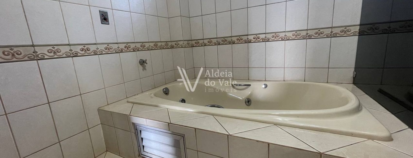 photo_4922840903236824103_y