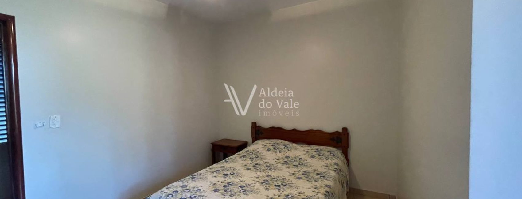 photo_4922840903236824114_y (1)