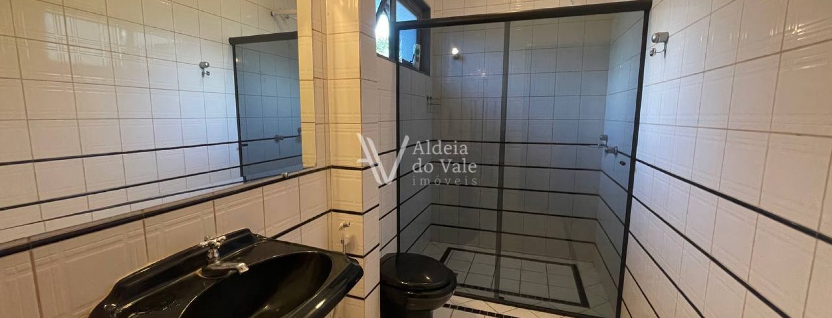 photo_4922840903236824119_y (1)