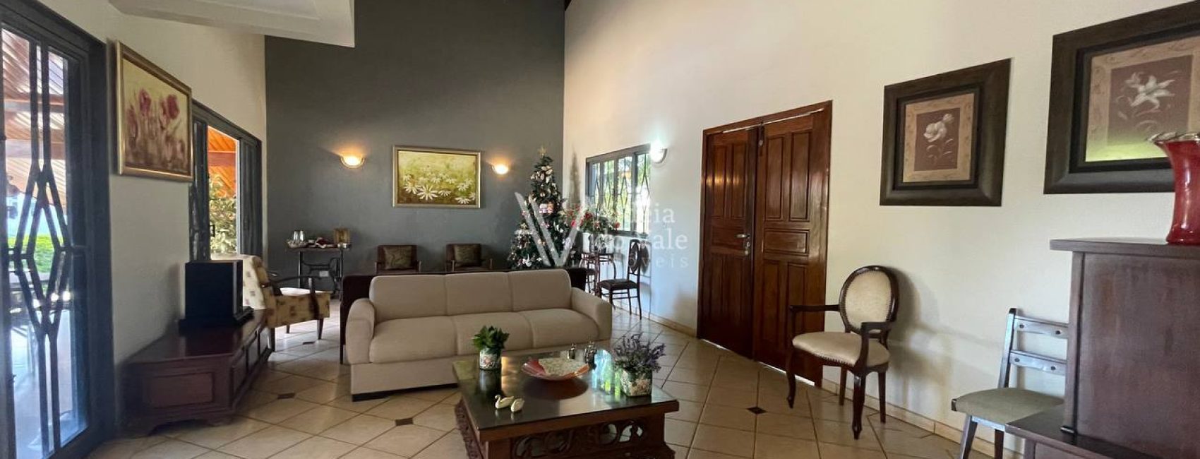 photo_4924704704294923402_y (1)