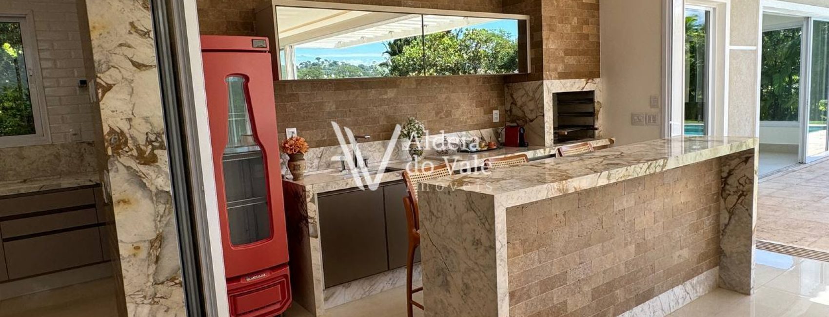 photo_4960946218159156525_y