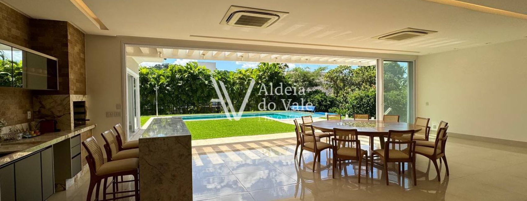 photo_4960946218159156532_y