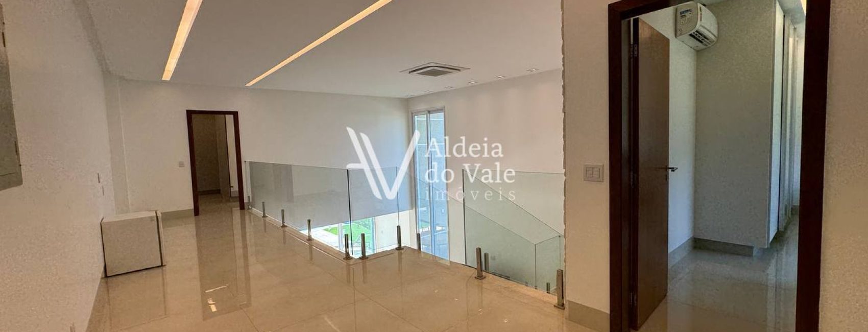 photo_4960946218159156538_y