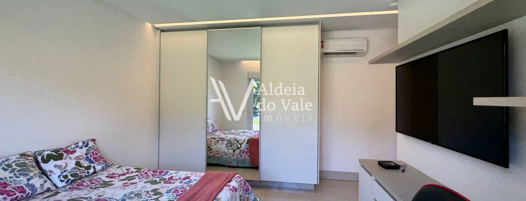 photo_4960946218159156549_y