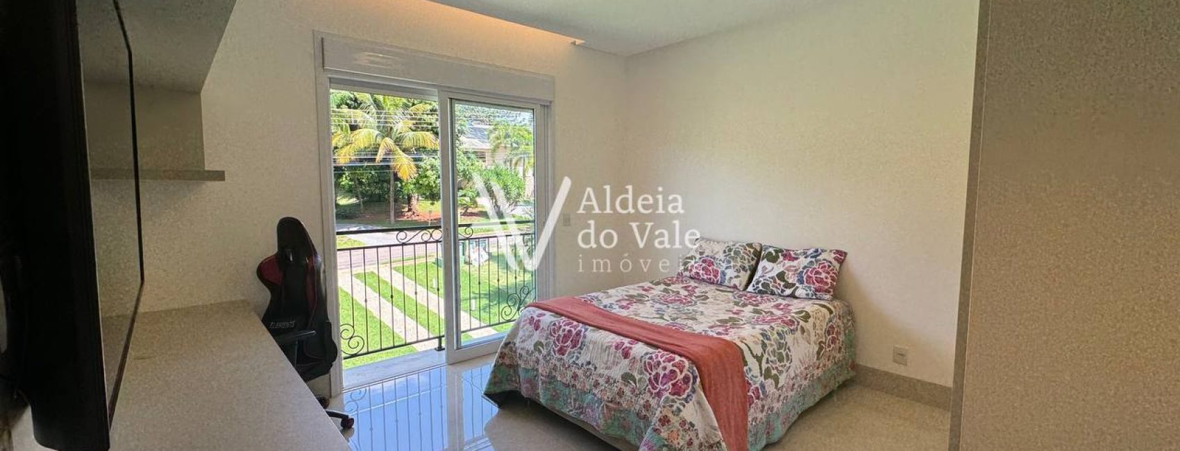 photo_4960946218159156553_y