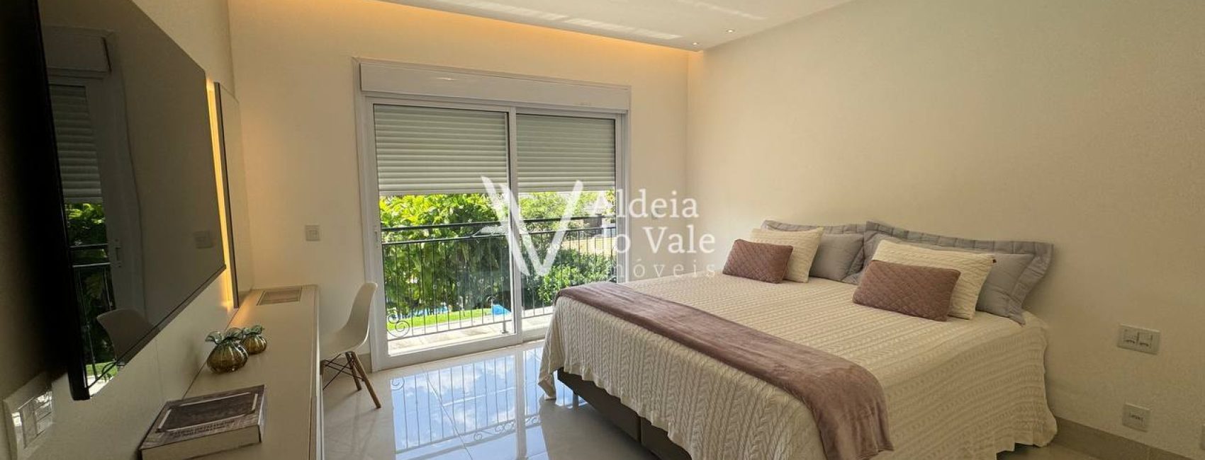 photo_4960946218159156555_y