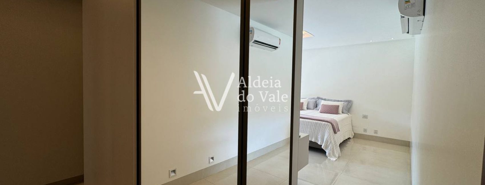 photo_4960946218159156557_y