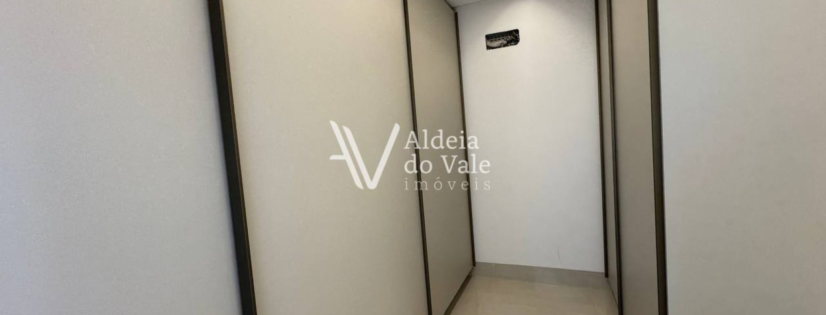 photo_4960946218159156562_y