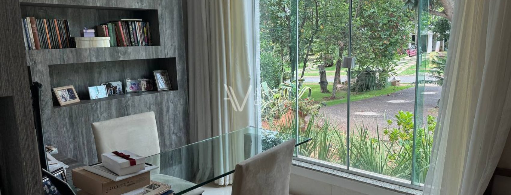 photo_5017559711096089681_y