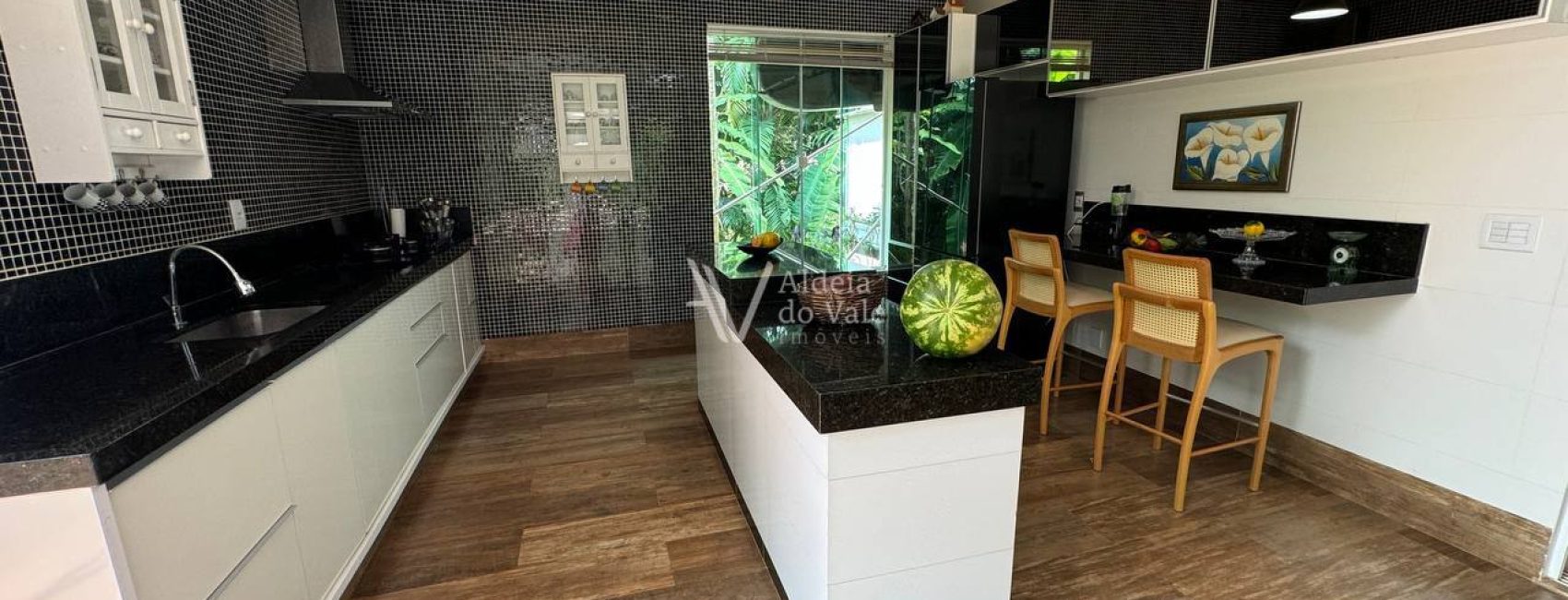 photo_5017559711096089718_y