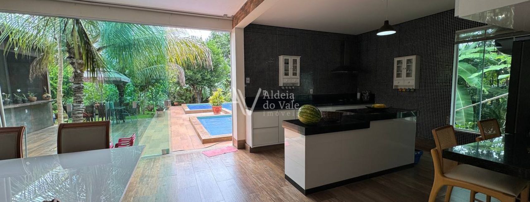 photo_5017559711096089742_y