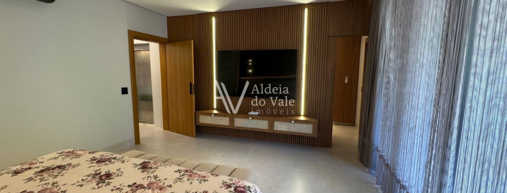 photo_5075697582415653808_y