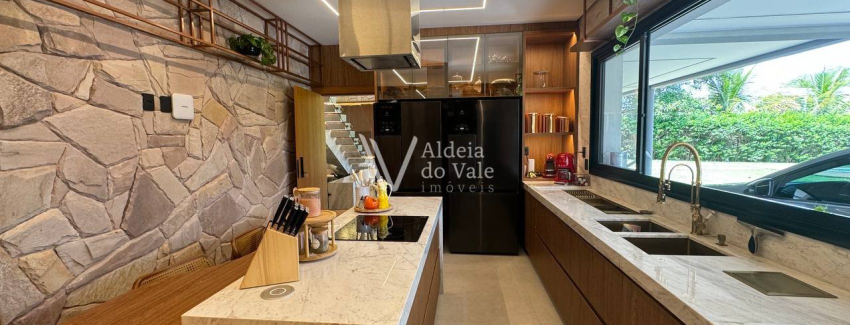 photo_5075697582415653815_y