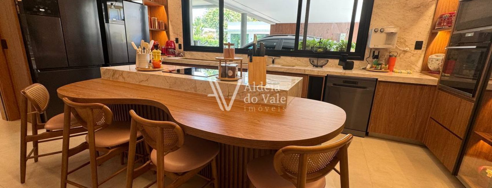 photo_5075697582415653816_y