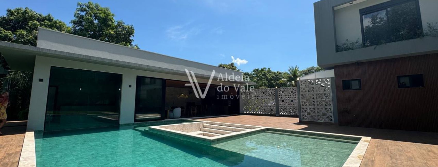 photo_5075697582415653823_y