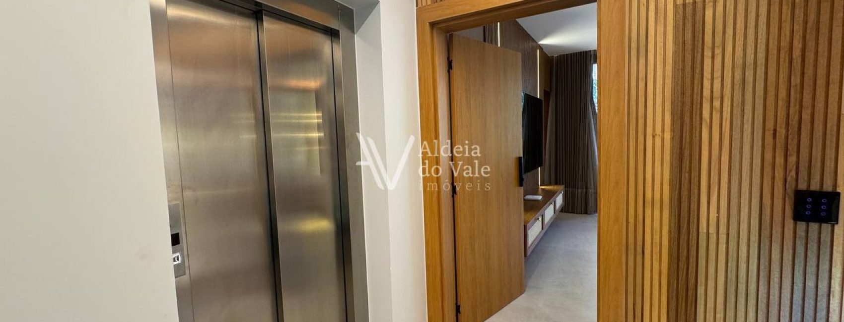 photo_5075981642962676604_y