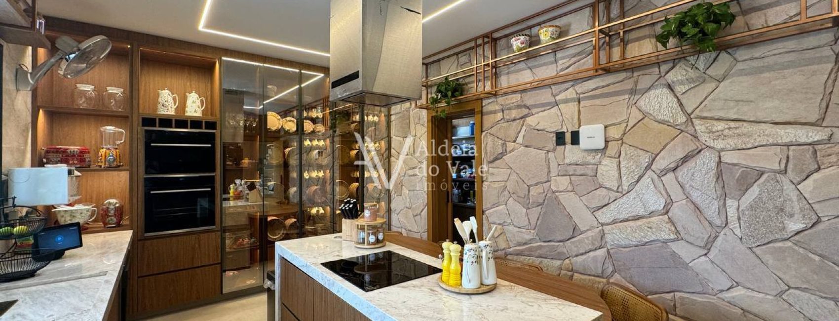 photo_5075981642962676608_y