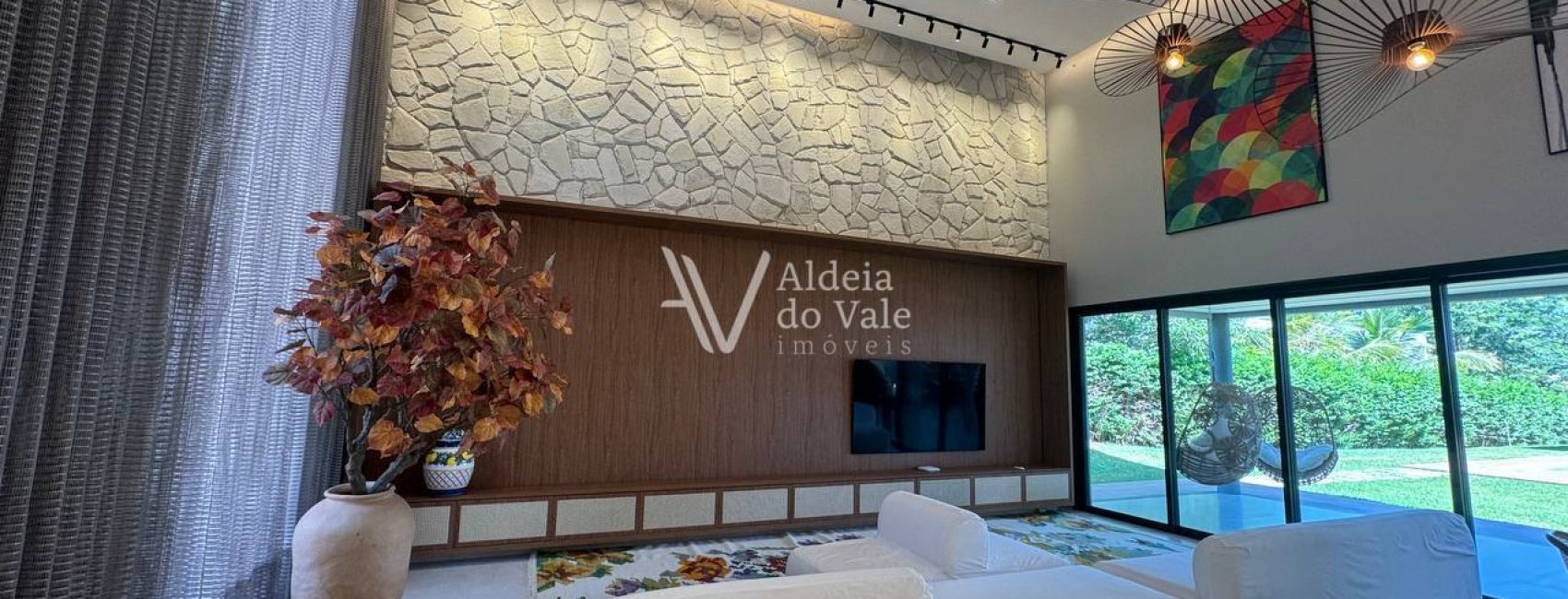 photo_5076014744275627729_y