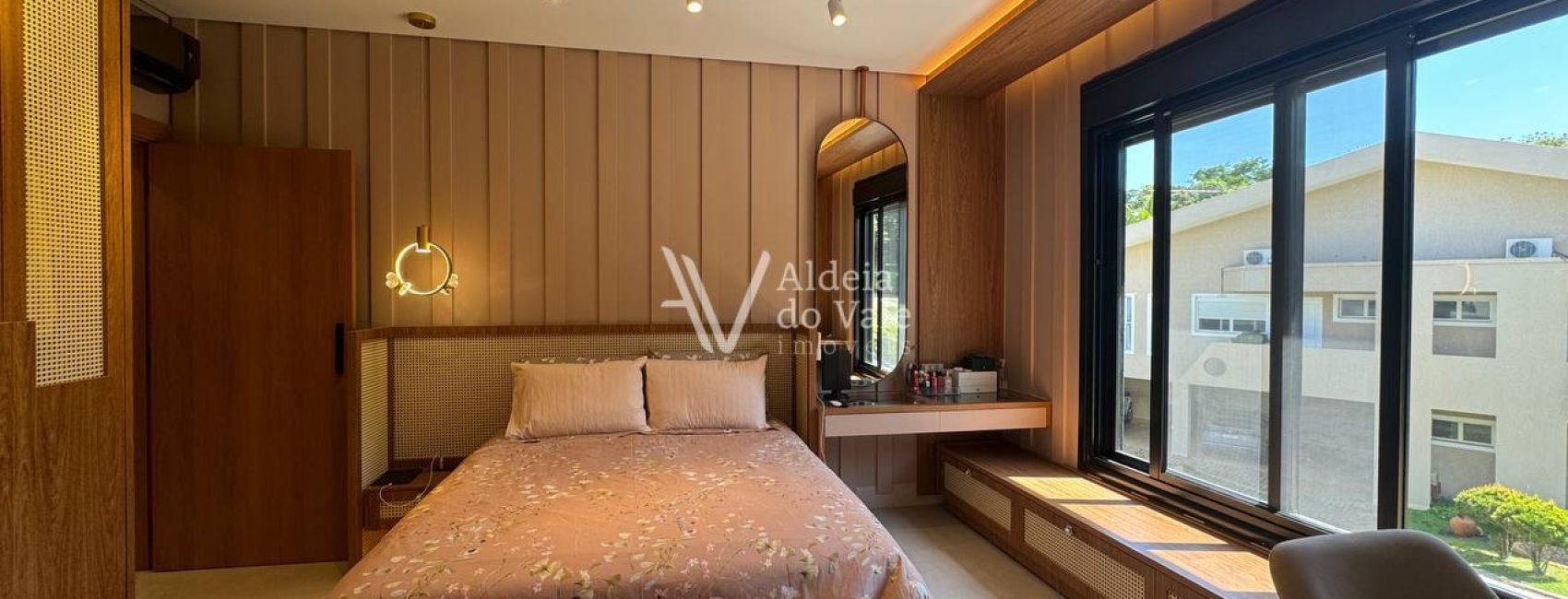 photo_5076014744275627748_y