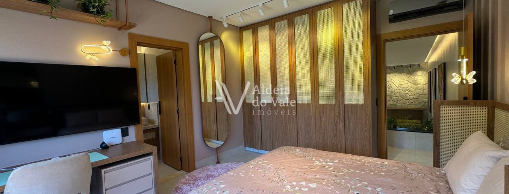 photo_5076014744275627749_y