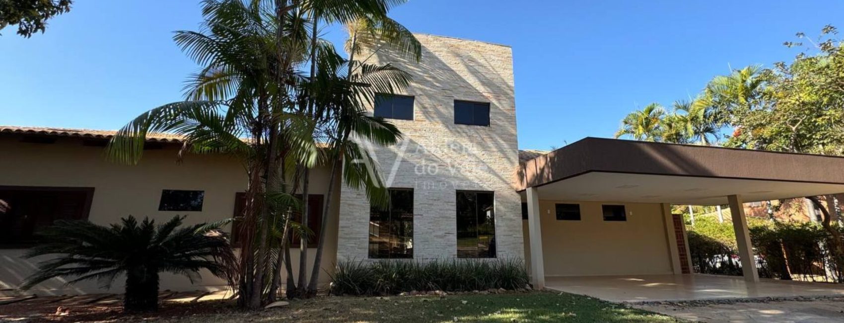 photo_5080438633604951601_y-1-1920x822