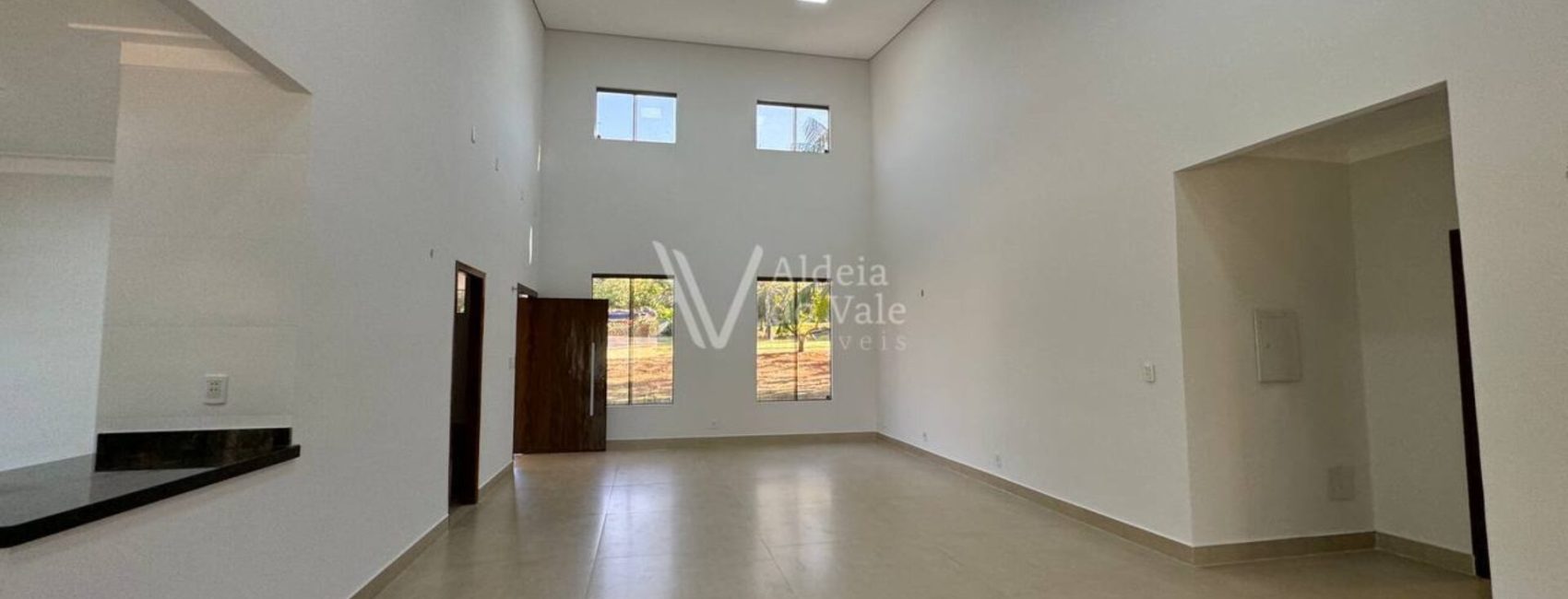 photo_5080438633604951607_y-1-1920x822