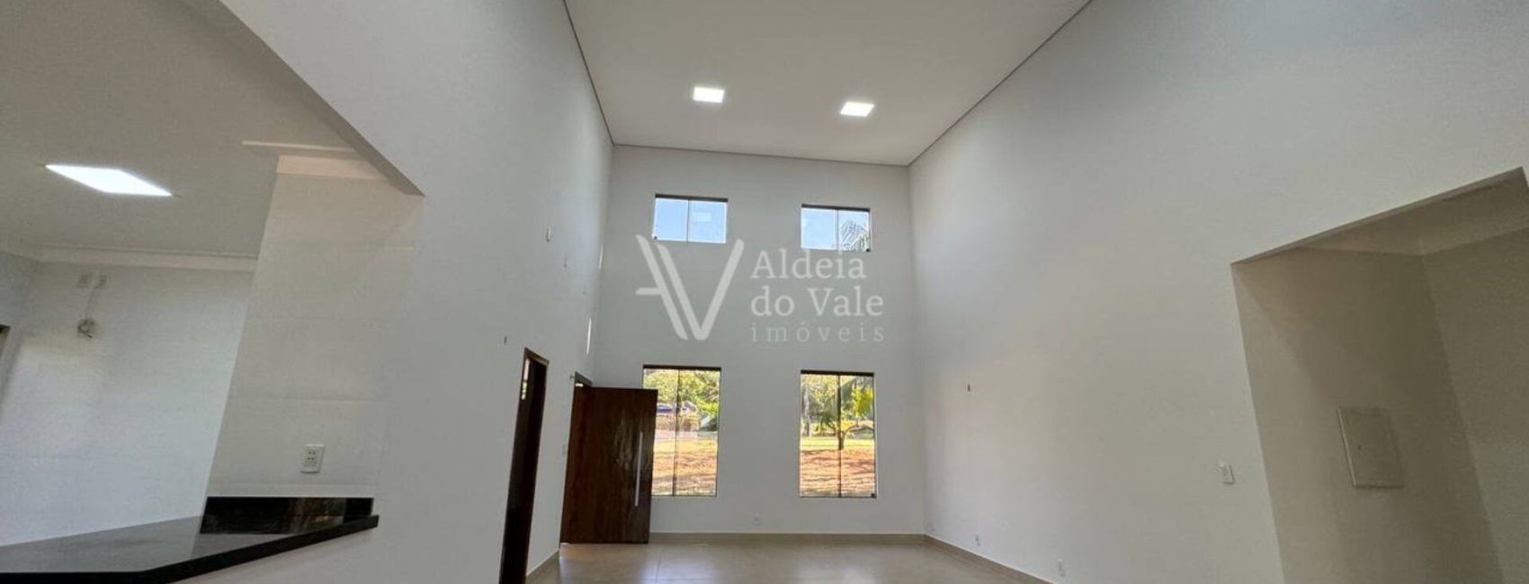 photo_5080438633604951609_y-1-1920x822