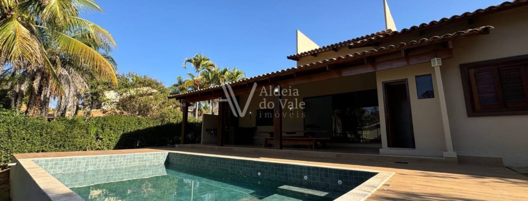 photo_5080438633604951642_y-1-1920x822