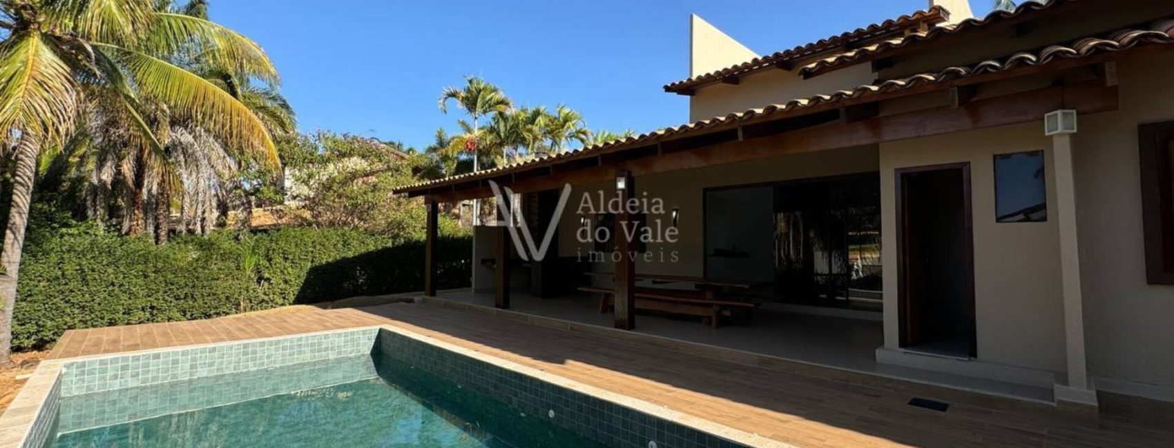 photo_5080438633604951644_y-1920x822